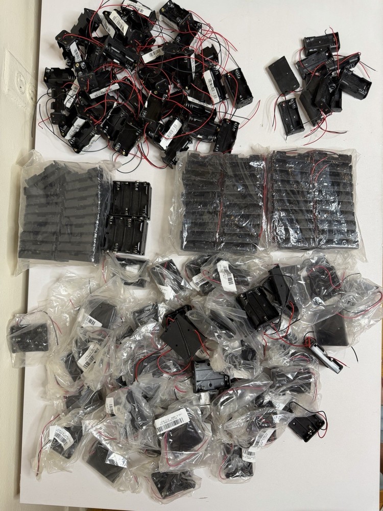 169 New AA Battery Holders Lot 2x 3x 4x Cells Mixed Sizes Prewired