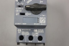 UNUSED SIEMENS SIRIUS 3RV2011-OKA10 MOTOR STARTER CIRCUIT BREAKER