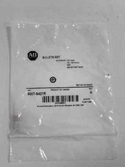 New Allen Bradley 800T-N421R Red LED Lamp 130V AC/DC Mini Bayonet Base 2104 Bulb