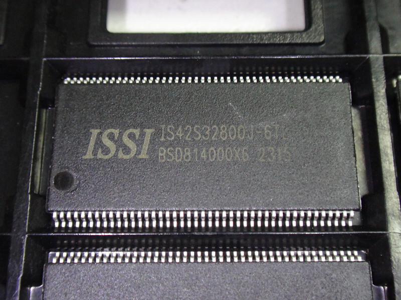 10pcs IS42S32800J-6TL TSOP-86 IS42S16320D-7TLI TSOP54
