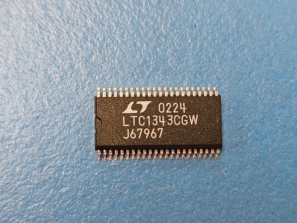 (1PC) LTC1343CGW LT Quad Transmitter/Receiver RS-232/RS-449/RS-530 44-Pin SSOP W
