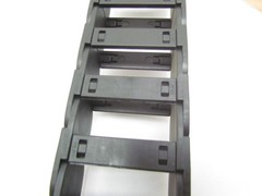 Cable/Hose Carrier 200mm Bending Radius 70mmW x 28mmH Window 46mm Pitch 41.5″ L
