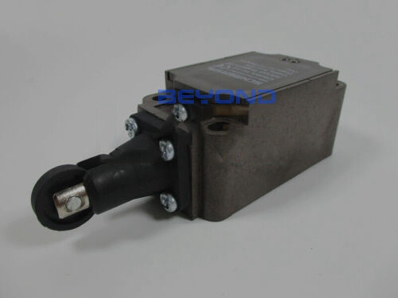 1PC NEW SCHMERSAL limit travel switch ZR336-02Z-M20-U90