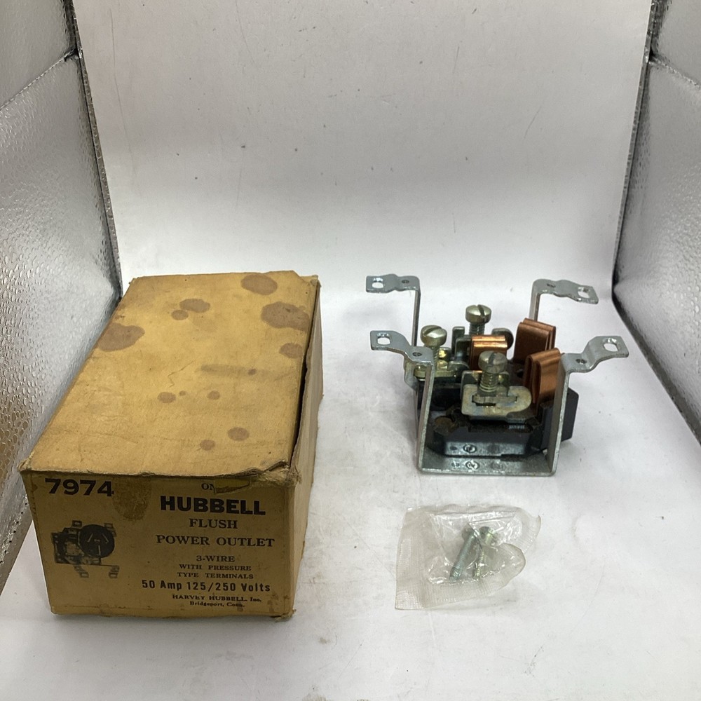 USED 7974 FLUSH PAOWER OUTLET HBL7974 50 Amp 125/250 Volts