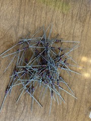 Lot of 100 270 Ohm 1/4 Watt Carbon Resistors ± 5% US Made New Old Stock