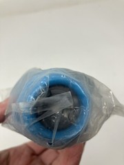 New Meltric 61-3A013 Blue Poly Handle, 3/4″ NPT, 0.39 to 1.18″ Cable Range