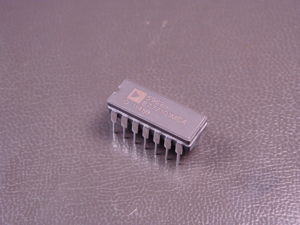 5962-8777101MCA Analog Devices Quad Operational Amplifier 14 Pin CDIP NOS