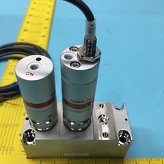 Fujikin 076307 Type N.C. O.P. 0.39~0.59MPa W/ Fujikin 316 L-P Assembly, 171569
