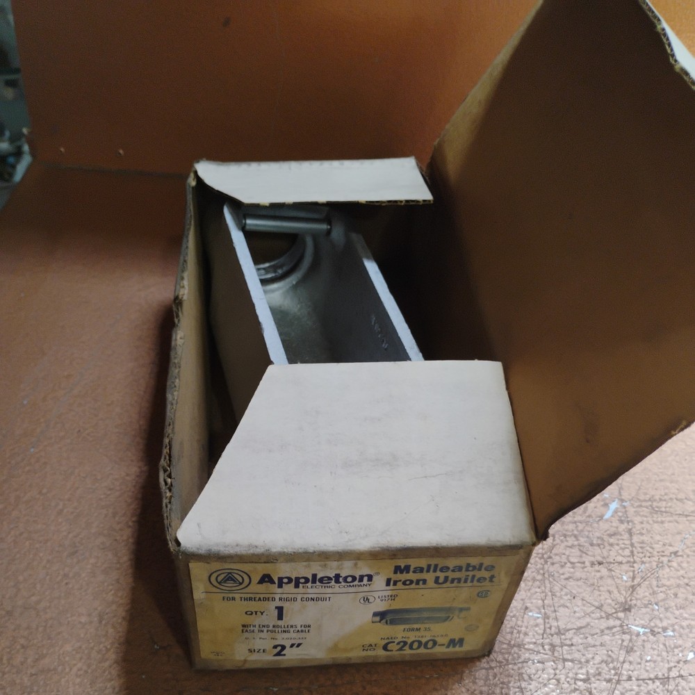 LOT OF 4 Appleton C200-M, Rigid Conduit Outlet Body, 2 In Form 35 Unilet, 1 PC
