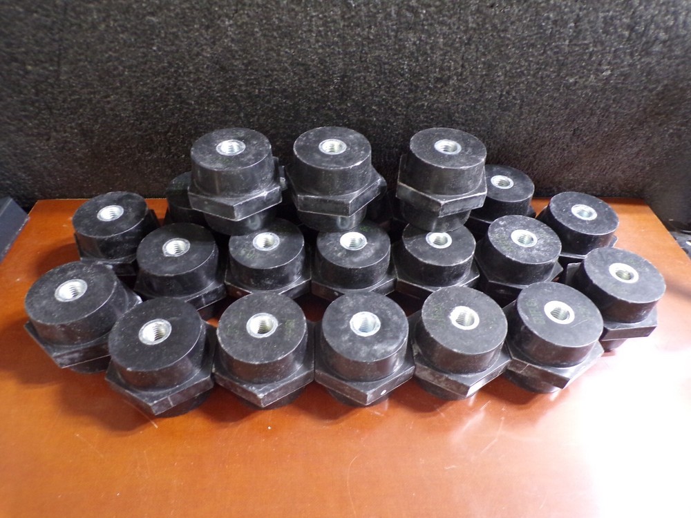22PCS NVENT ERIFLEX 559686 Insulator, Low Voltage, 1/2 “, 2-1/2 ” Hex Width (G)