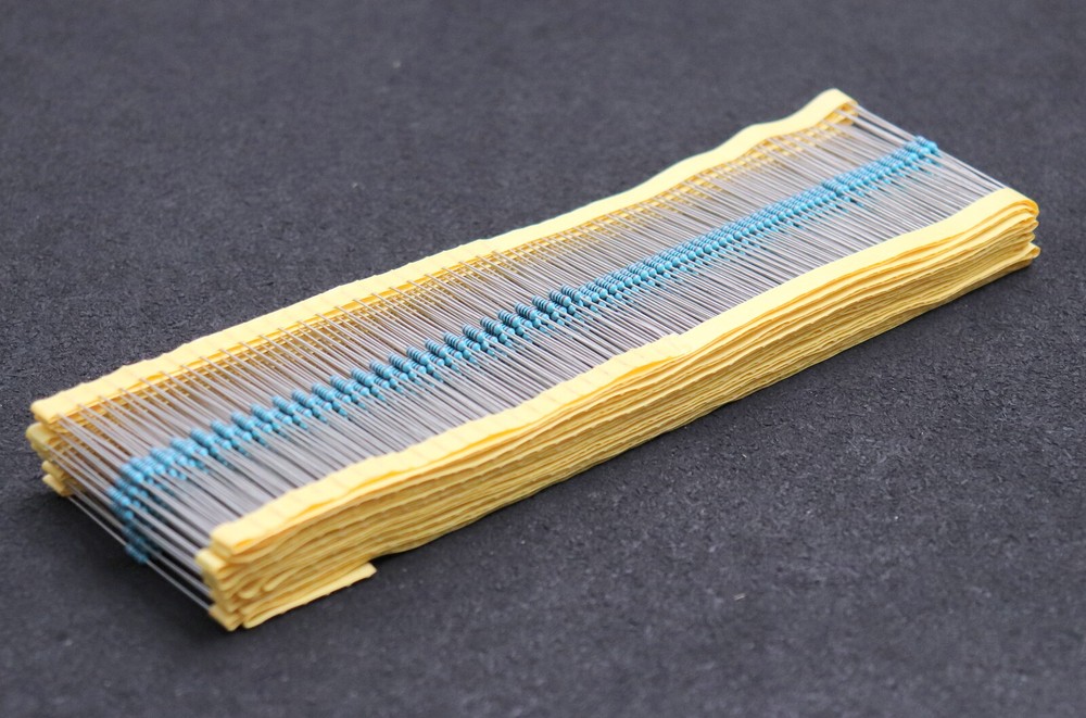 ASJ 1000x resistance MF0207 tolerance ±1% 110kOhm 0.6W unused in original packaging