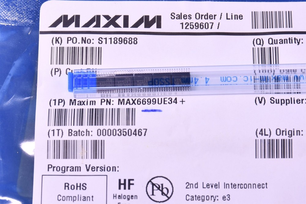 5 Analog Temperature Sensor Digital Local/Remote -40°C~125°C 11b 8b MAX6699UE34+