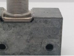 ARO 214-2-C MANUAL AIR CONTROL VALVE, 3-WAY, 1/8″ NPT
