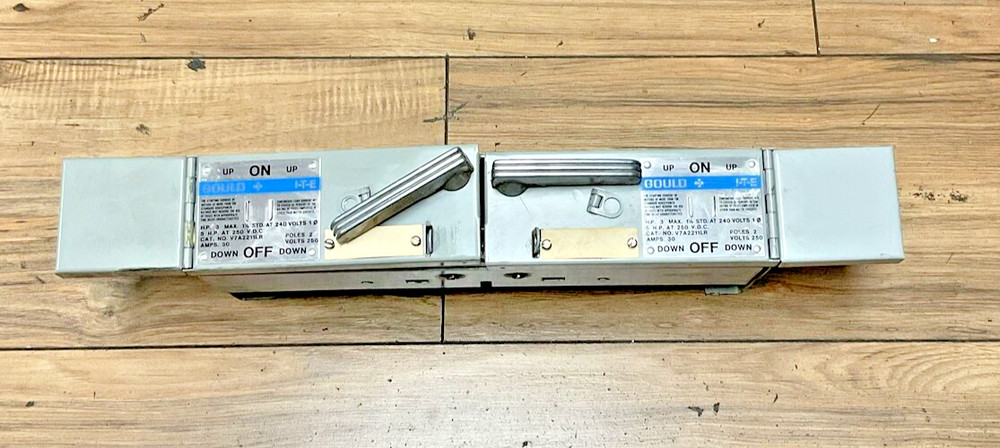 I-T-E V7A2211LR VACU-BREAK FUSIBLE PANELBOARD SWITCH 250V, 30A