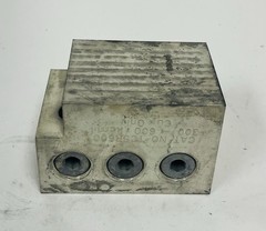 SIEMENS NO. TC5R600 BREAKER LUG TERMINAL PD/RD CU BODY LUG 5 W 600 KCMIL