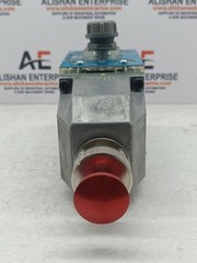 Kawasaki DE10P-10-204-DA200AL-L94 hydraulic valve Solenoid directional valve