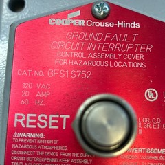 COOPER CROUSE HINDS GFS1S752 GROUND FAULT CIRCUIT INTERRUPTER 20A 120VAC 60HZ