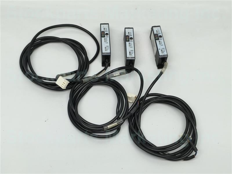 Lot 3 pcs Keyence FS2-60 FS2-60 Fiber Optic Amplifier 12-24VDC