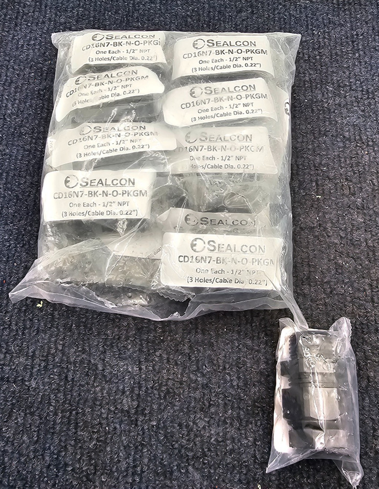 (QTY 10) SEALCON CD16N7-BK-N-O-PKGM: 1/2″ NPT 3 Holes/Cable Dia. 0.22″