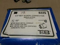 Thomas & Betts 8225 Box of 12 3/4″ Set Screw Connector Insulated AK