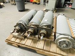 LOT OF 4 LAPP ARRESTER, INSULATOR M6433
