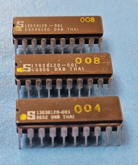 (1 PC) 13038120-001 SIGNETICS IC, 20 PIN CERAMIC DIP