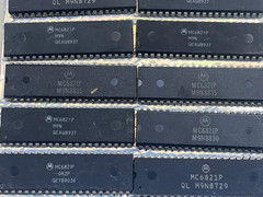 10pcs MC6821P MC6821 Peripheral Interface Adapters DIP-40 Lot 13