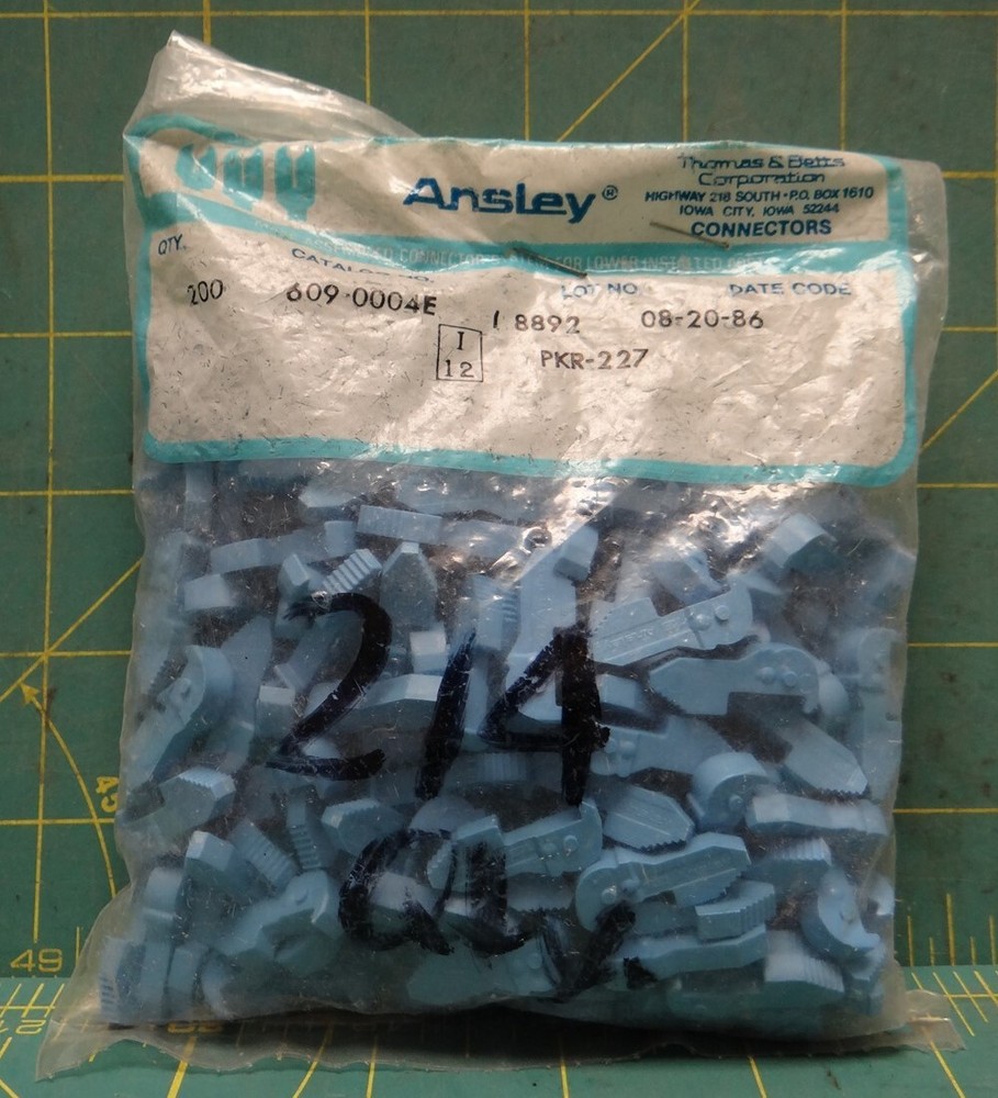 QTY: 214 T&B Ansley PKR-227 Blue Connectors Cat No. 609-0004E