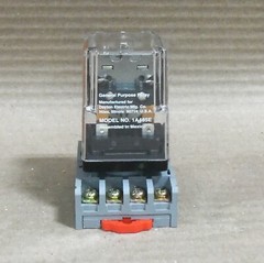DAYTON 5X852 10 AMP 300V RELAY SOCKET WITH DAYTON 1A485E GENERAL PURPOSE RELAY