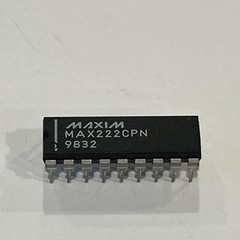MAX222CPN MAXIM 18-Pin DIP LINE TRANSCEIVER,CMOS,2 DRIVER,2 RCVR