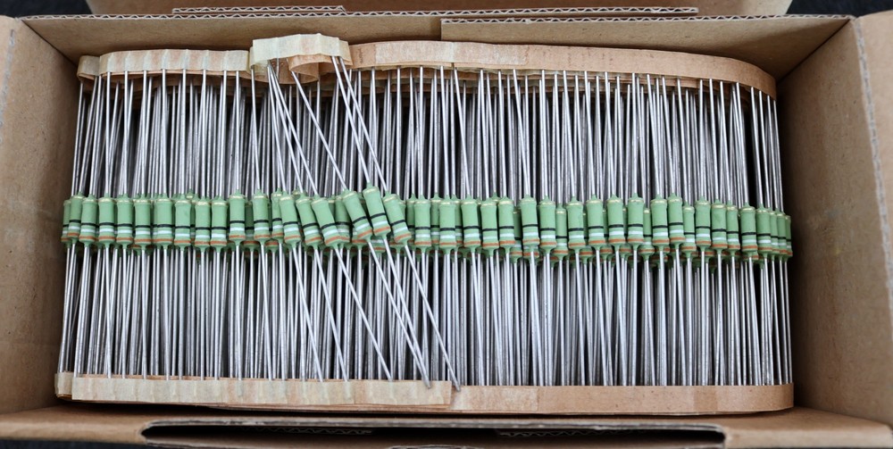 VISHAY 1000x Metal Film Resistors 39Ω 80182066 39 Ohm Tolerance 5% Model WR4