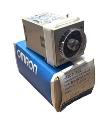 OMRON E5C2-R40J 110/120Vac Temperature Controller (New In Box)