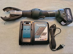 Greenlee Gator EK425LX & CJD3BG Crimping Head, Makita Rapid Charger 6.0 Battery