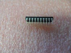 MM74C240N IC BUFFER / LINE DRIVER 8-CH INVERTING CMOS 20-PIN DIP (LOT OF 2)