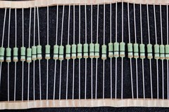 VISHAY 1000x Metal Film Resistors 39Ω 80182066 39 Ohm Tolerance 5% Model WR4