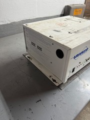 Vanner IQ12-2600 Industrial 12v DC to 120v AC Power inverter