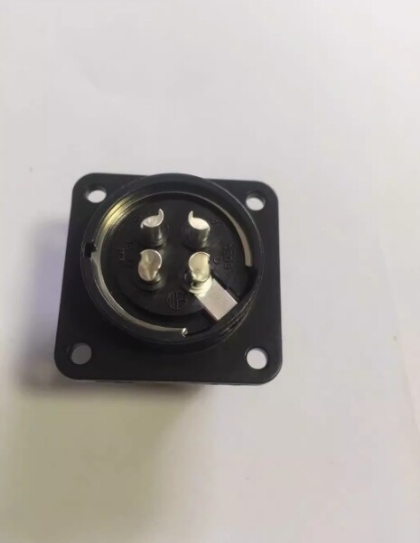 1PCS NEW FIT FOR Cable relay plug socket connector CE05-2A18-10SDS-D