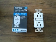 New EATON TWRGF15W Tamper & Weather Resistant Slim White GFCI Receptacle