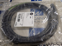 New Allen Bradley 284-MTRS22-M3 Ser A 3 Meter Male-90 ArmorStart VFD Cable