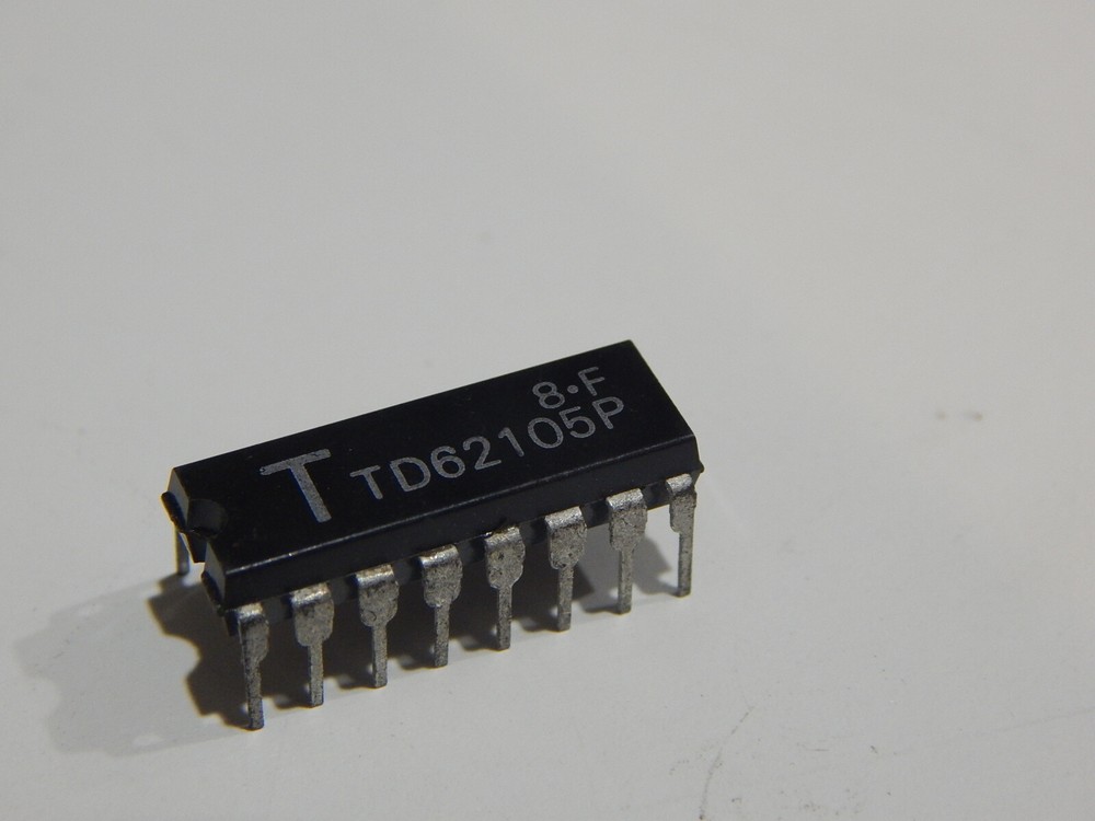TOSHIBA TD62105P DARLINGTON ARRAY, 7-UNIT 400mA, 16 DIP IC ORIGINAL