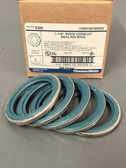 BOX OF 5 Thomas & Betts 1-1/4″ Rigid Conduit Sealing Rings 5305