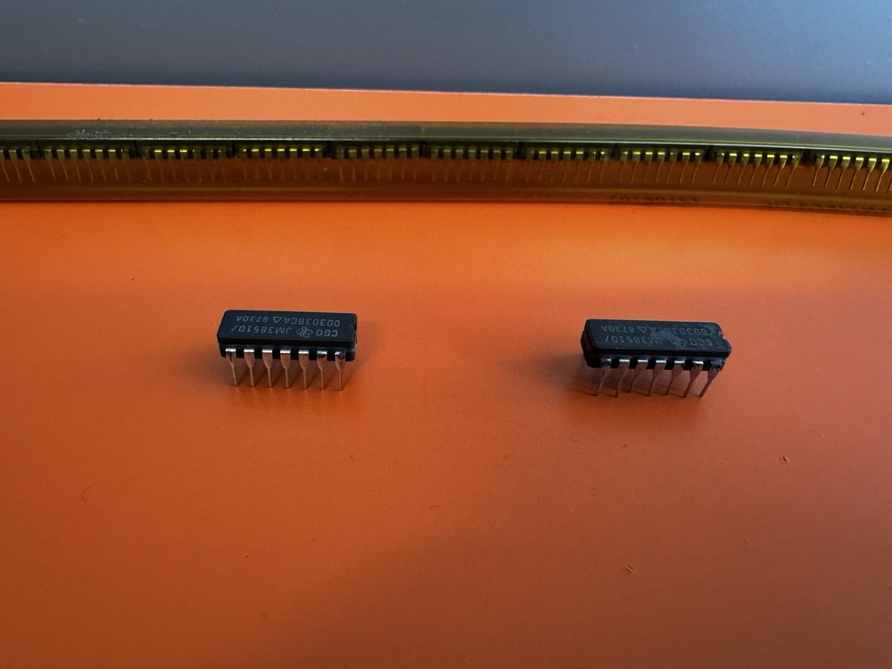 Texas Instruments NAND Gate 4-Element 2-in Bipolar 14 Pin JM38510/00303BCA Qty25