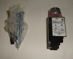 Allen-Bradley Rockwell Automation Cat #800MR-QL24S Series D 70474MO