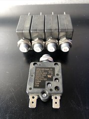 W58-XB1A4A-15 CIRCUIT BREAKER, THERMAL, 1P, 250V, 15A Lot Of 5