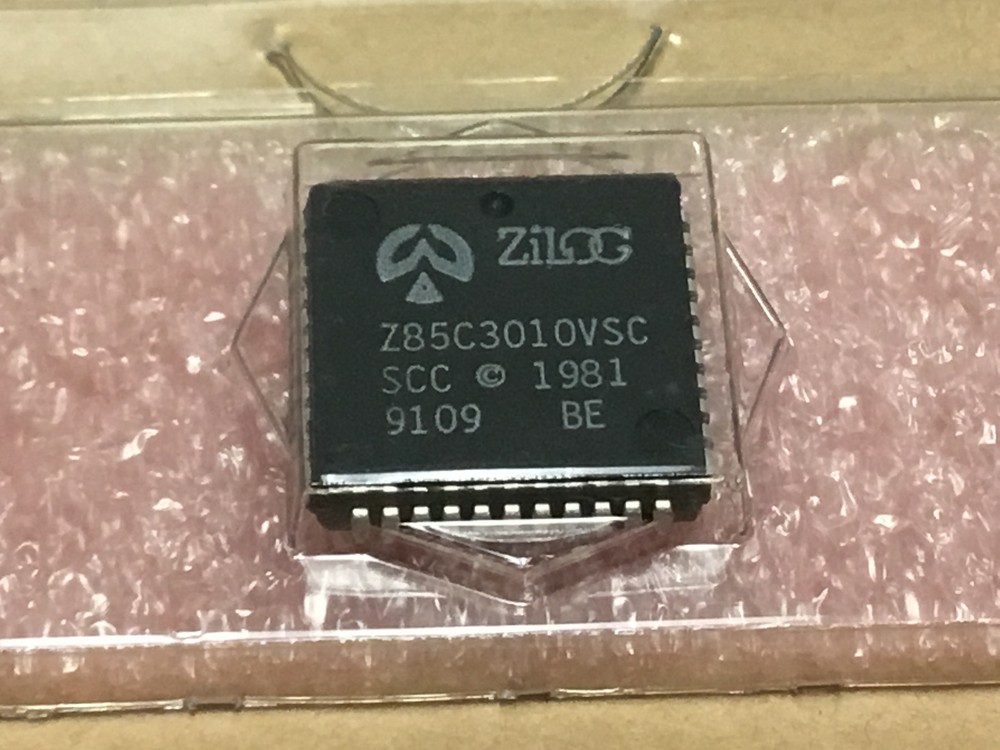 (1 PC) ZILOG Z85C3010VSCSCC 44-Pin PLCC
