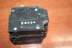 GE THHQL32020 Circuit Breaker RMS 22K AMPS 240V MAX type THHQL 3 Pole