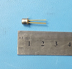 (2PCS)RF Transistor , 2N5179, MOTOROLA , NPN, 12V, 50mA, 200MHz, 300mW