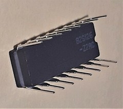 N82S126F Signetics 256×4 Bipolar OTP Fuse-link PROM in brown ceramic package