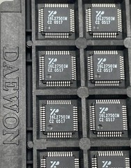 [18 Pcs] XR16L2750IM-F MaxLinear UART Interface IC 2.25V-5.5V 64B FIFO