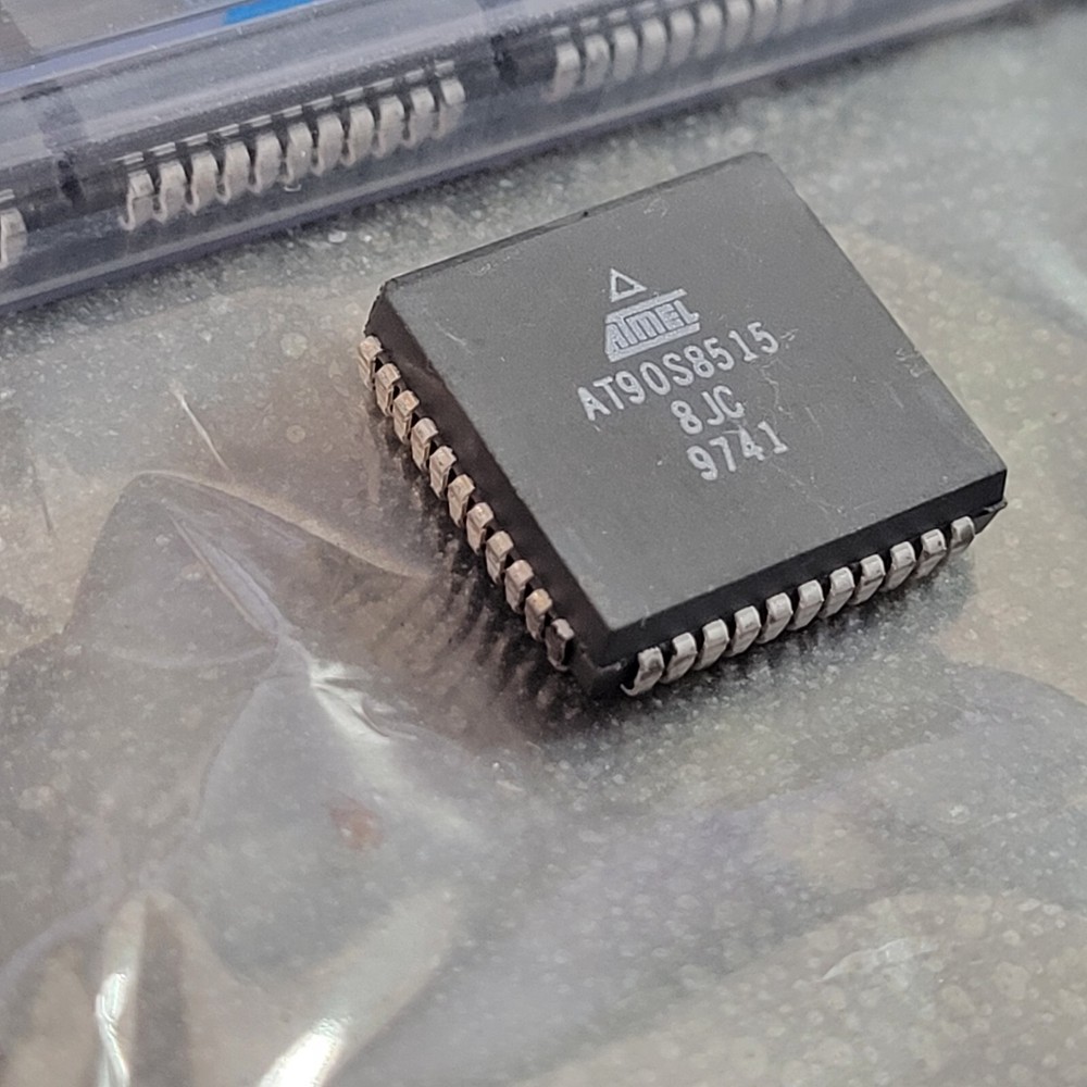 ATMEL AT90S8515 AT90S8515-8JC MicroController 8-Bit 44 Pin Plastic PLCC NEW $10
